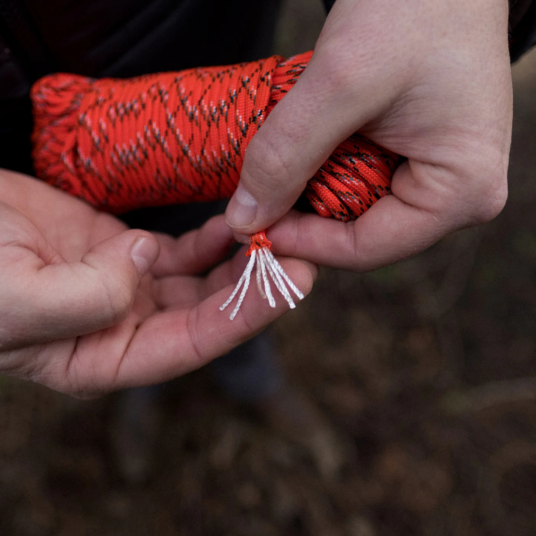 Corda 550 Paracord Thin Red Line 100 Piedi, Prodotta In USA, Nera E Rossa